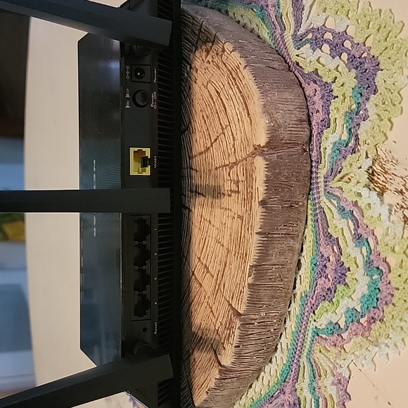 Netgear Nighthawk R7450 Router - Picture 4 of 16